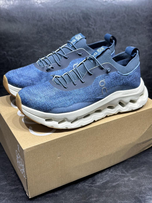 春季特惠💰300 LOEWE 罗意威 x On 昂跑 联名款 Cloudtilt 跑鞋 商品图0