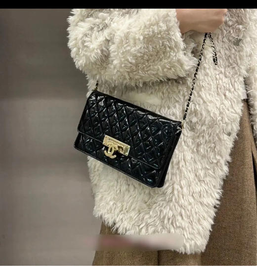 Chanel 古巴 宫廷扣 漆皮 黑金 woc 斜挎包 商品图2