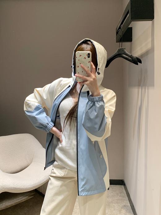 香奈儿  26Ss早春新款 拼色拉链连帽冲锋衣外套（MM） 商品图4
