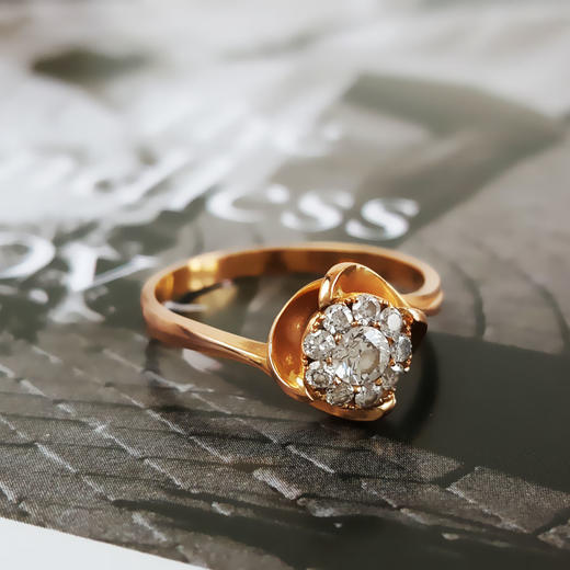 【天然正品】AU750玫瑰金简约时尚花朵造型0.16克拉钻石戒指14.5号（戒圈可改）120226NJS60 商品图3