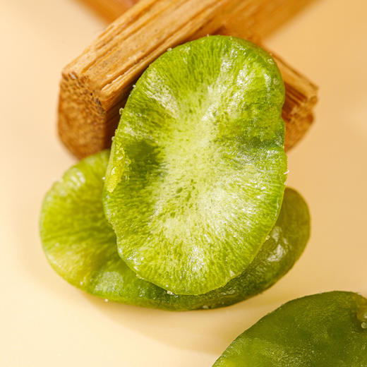 翡翠绿心蚕豆瓣#酥香可口，VF非高温油炸离心甩油工艺清爽不腻，罕见翡翠绿心品种原料，颗颗饱满，独立小袋包装，随心享用 商品图3