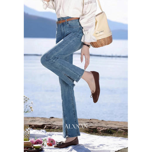 鹿向南「轻逸漫步」蓝色开叉微喇牛仔裤女春季小个子显瘦直筒长裤 商品图1