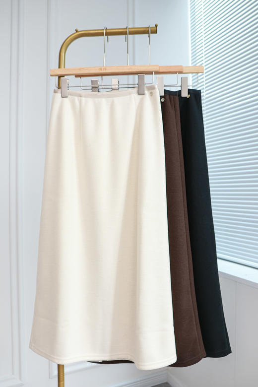 素简藏柔|通勤百搭开叉羊毛半裙 商品图1