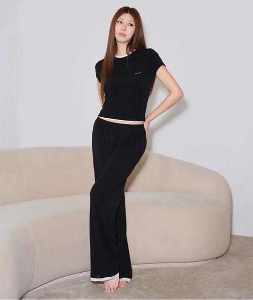 一店d silky miracle真丝莫代尔𝐧𝐮𝐝𝐞系列家居服 奚梦瑶同款
这个系列强烈推荐呐！！！它是在nude经典版型基础上增添了撞色真丝底摆和针织领口拼接，舒适又很有层次感 商品图6