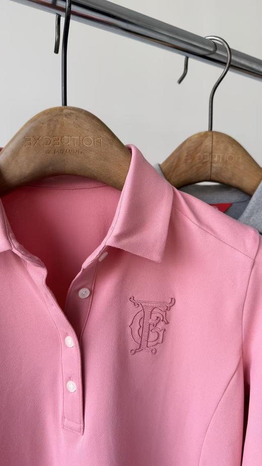 26春款，FA N纯原单女款打底衫，纯原单货，韩国🇰🇷客供面料，有弹力，舒服透气有质感！胸前立体刺绣🪡，拼接设计，立体裁剪，显瘦！经典POLO领，百搭！ 商品图4