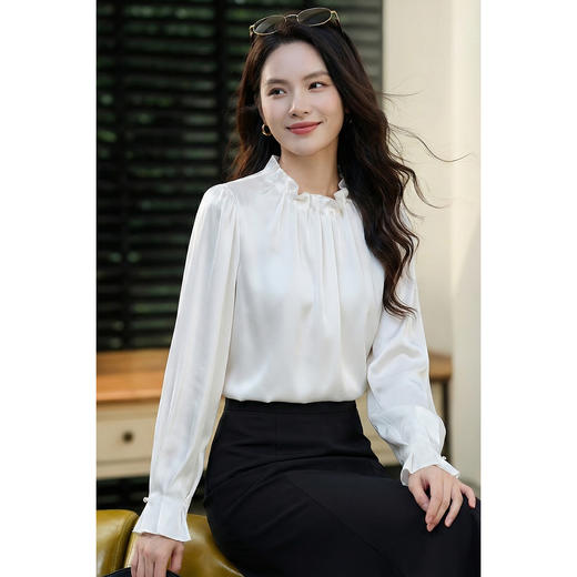 「云柔花瓣领白衬衫」云感垂顺 轻盈透气 优雅温柔 法式复古风白衬衫减龄花瓣领长袖直筒OL优雅上衣女4239 商品图1