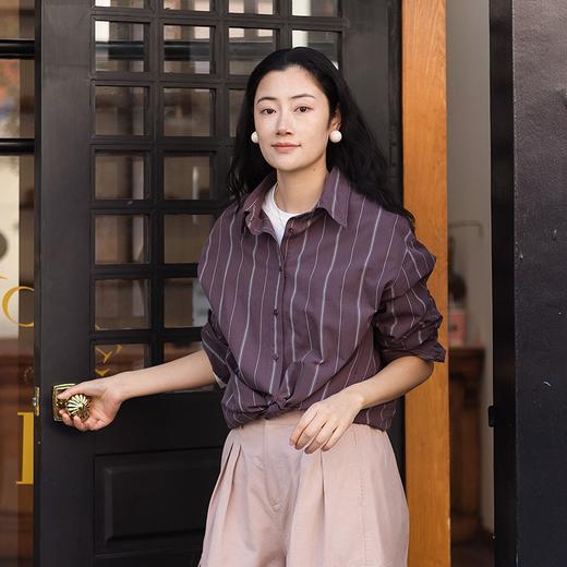 绽放053朵/沙感长绒棉盐缩条纹鱼骨设计长袖衬衫女春新款百搭上衣 商品图0