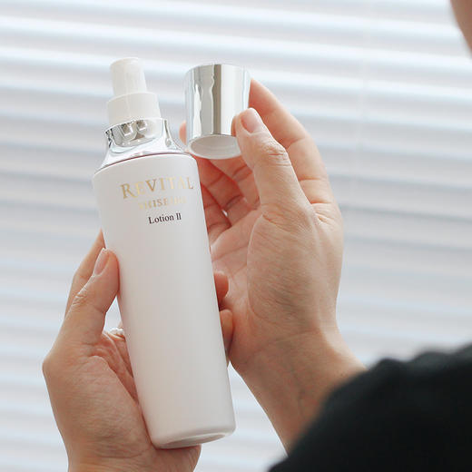 【特卖】REVITAL 悦薇 精华水II号（滋润型） 170mL 日本进口 资生堂旗下 商品图2