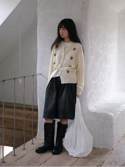 步履不停/6A13330C/花朵提花开衫毛衣 商品图4