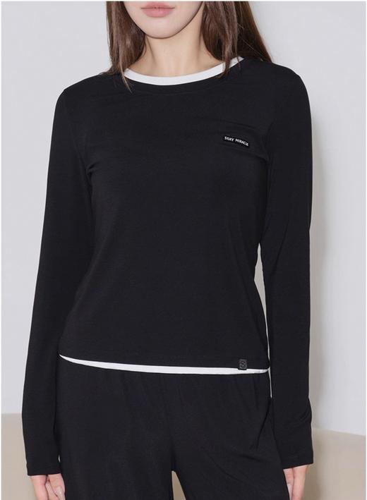 一店d silky miracle真丝莫代尔𝐧𝐮𝐝𝐞系列家居服 奚梦瑶同款
这个系列强烈推荐呐！！！它是在nude经典版型基础上增添了撞色真丝底摆和针织领口拼接，舒适又很有层次感 商品图5