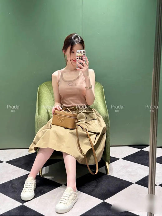 Prada mini 焦糖色 牛皮 化妆包 商品图3