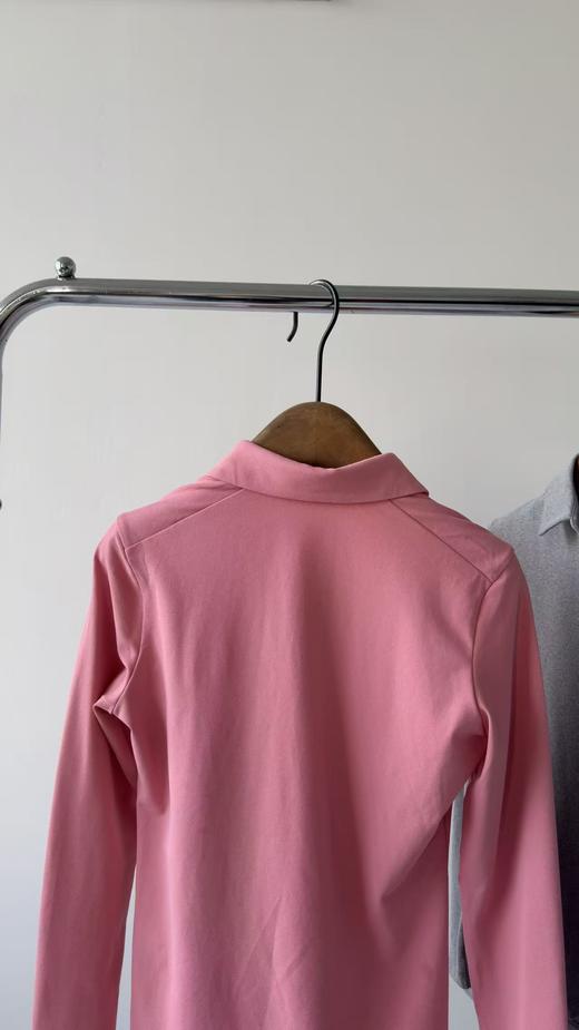 26春款，FA N纯原单女款打底衫，纯原单货，韩国🇰🇷客供面料，有弹力，舒服透气有质感！胸前立体刺绣🪡，拼接设计，立体裁剪，显瘦！经典POLO领，百搭！ 商品图6