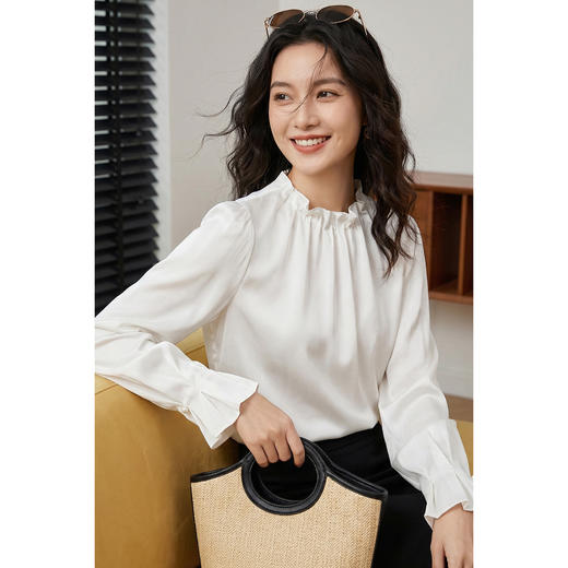 「云柔花瓣领白衬衫」云感垂顺 轻盈透气 优雅温柔 法式复古风白衬衫减龄花瓣领长袖直筒OL优雅上衣女4239 商品图3