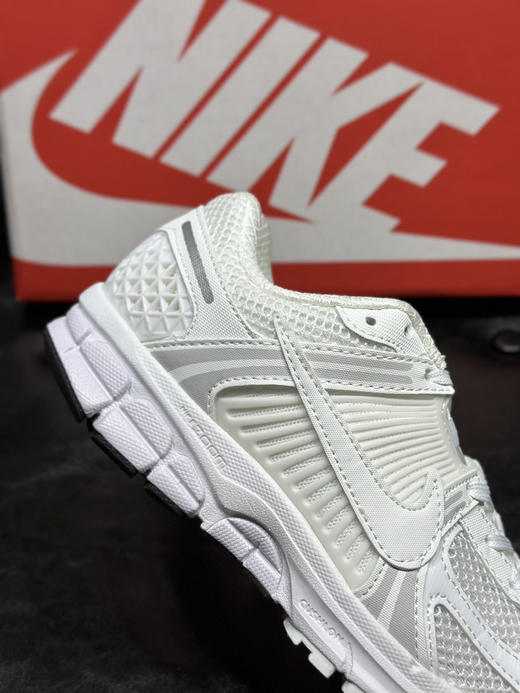 春季特惠💰320 高版本 Nk Zoom Vomero 5 "Earth Fossil" 佛莫罗5代系列经典复古休闲运动鞋 商品图6