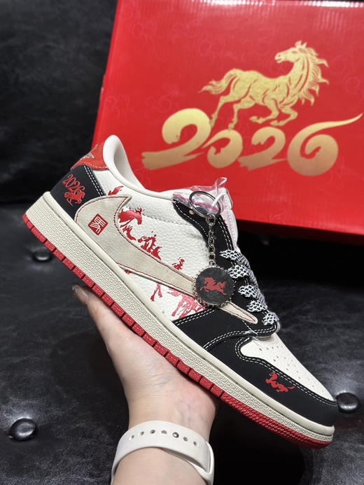 秋冬特惠💰430 Air Jordan 1 low 马年限定 乔一低帮倒钩板鞋 公司品质出货 商品图3