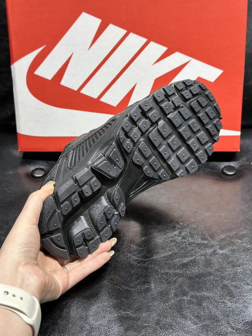 春季特惠💰320 高版本 Nk Zoom Vomero 5 "Earth Fossil" 佛莫罗5代系列经典复古休闲运动鞋 商品图5