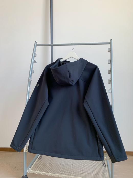 点此购买 斐乐春秋季男士运动休闲连帽开衫外套 bk 340763 商品图6