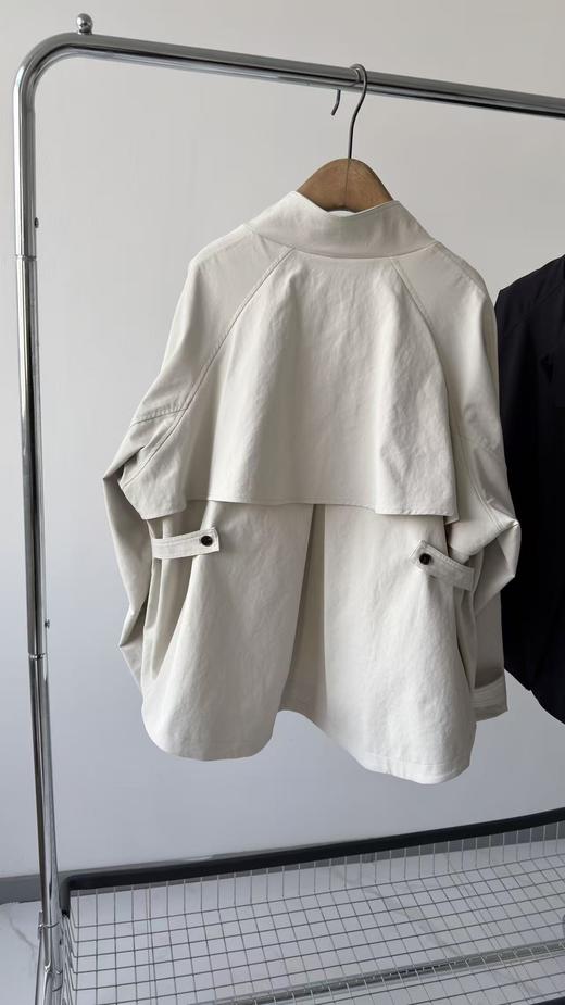 26春款SISLEY纯原单风衣外套，韩国🇰🇷客供面料，超有质感，面料自带光感，高级感满满，简单大气的廓形，不挑身材，超好驾驭！ 商品图7