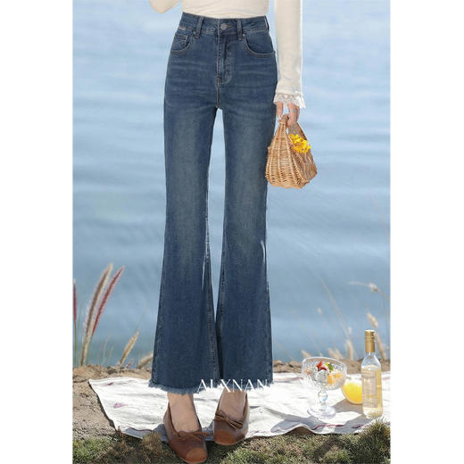 鹿向南「水畔丽姿」深蓝色微喇牛仔裤女春季气质高腰做旧九分裤子 商品图1