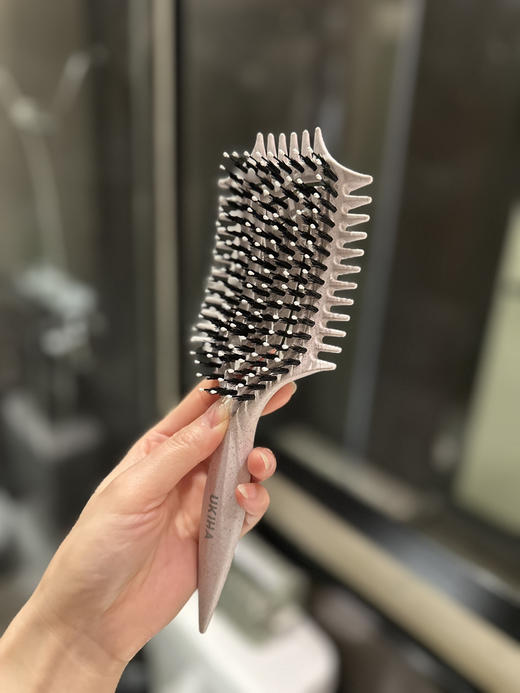 像我软榻细发质一定试试它，随便一梳就蓬松而且很顺滑，UKIHA蛋壳猪鬃造型梳高颅顶按摩梳蓬松抚平毛躁减少静电打结 商品图4