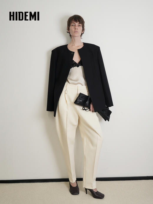 HIDEMI 绵羊毛黑色简约一粒扣宽肩收腰圆领西装西服外套 商品图4