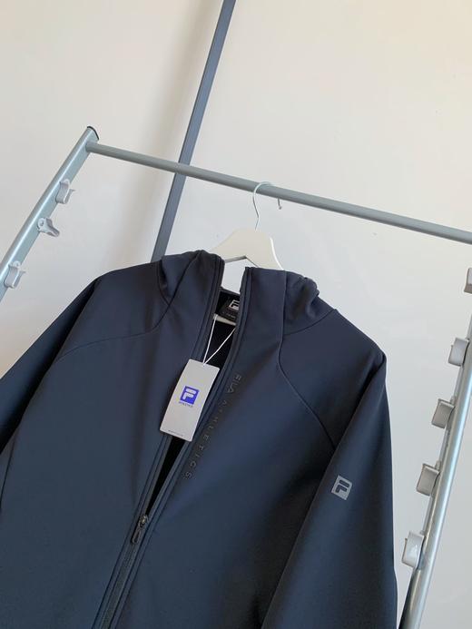 点此购买 斐乐春秋季男士运动休闲连帽开衫外套 bk 340763 商品图7