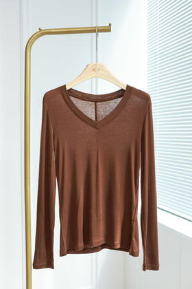 疾风日记|绵柔羊毛V领奶皮T恤