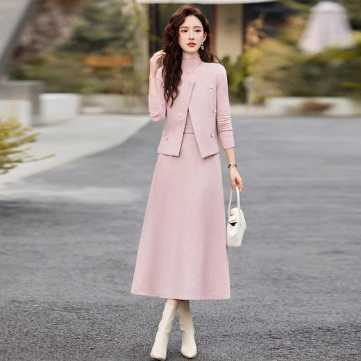 【预售7天】时尚套装2026春季新款小香风马甲+打底衫+半裙三件套裙 XM111 商品图1