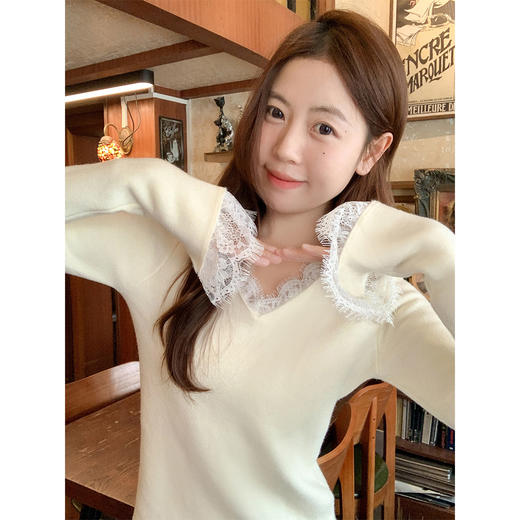 【129元任选2件】现货！ 法式v领杏色加绒针织衫 商品图0