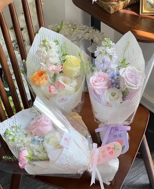 女神节小花束（花材随机、备注色系） 商品图1