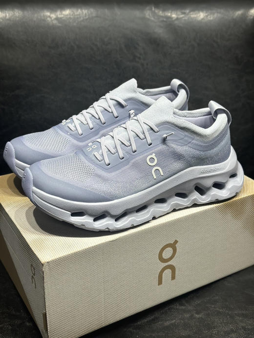 春季特惠💰320 Zendaya x Law Roach x On 昂跑 Cloudtilt Moon 以前卫艺术视角重塑经典鞋型 商品图0