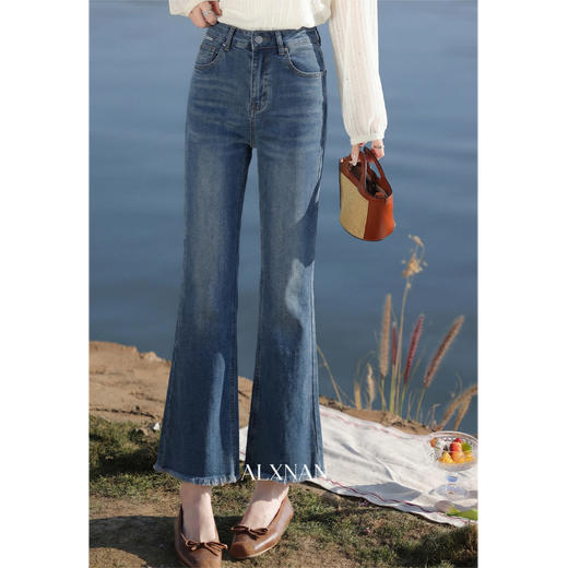 鹿向南「水畔丽姿」深蓝色微喇牛仔裤女春季气质高腰做旧九分裤子 商品图4