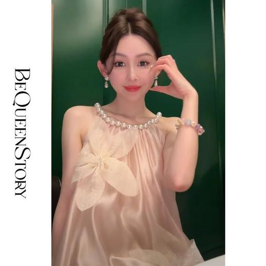 【孤品样衣，不退不换】【花漾漫步】2025夏浪漫氛围不规则甜美圆领花朵连衣裙 商品图0