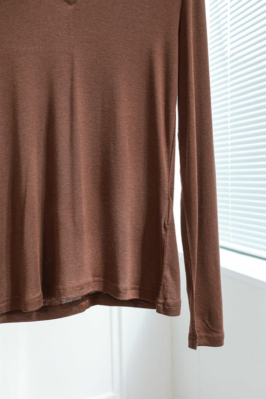 疾风日记|绵柔羊毛V领奶皮T恤 商品图2