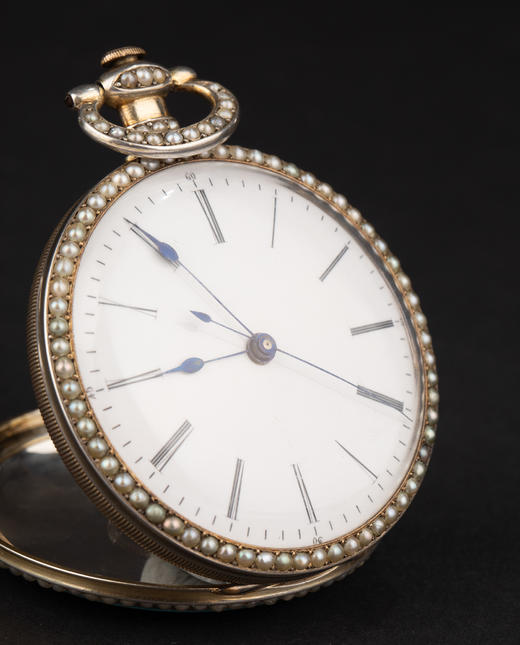 独角鹿西洋古董19世纪中期瑞士播威工坊出品银鎏金精雕装饰珐琅表盘镶嵌珍珠中央秒针跳秒擒纵怀表 商品图4