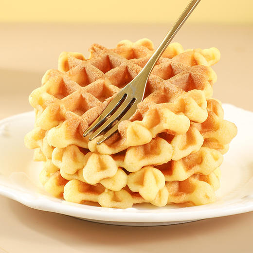 【超市同款❗️黄油华夫饼】麦香与黄油香充分融合，饼体蓬松有弹性，手撕不掉渣，咀嚼时奶香与蛋香层层释放，超市网红MM同款营养早餐面包休闲零食整箱QQ 商品图3