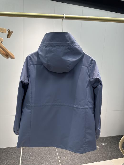 点此购买 乐飞叶春秋季女款户外冲锋衣 ss 340790 商品图11