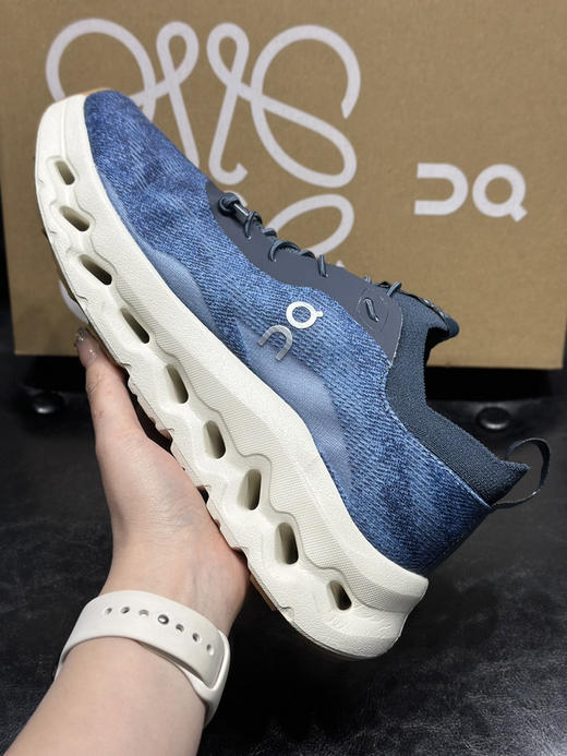 春季特惠💰300 LOEWE 罗意威 x On 昂跑 联名款 Cloudtilt 跑鞋 商品图4