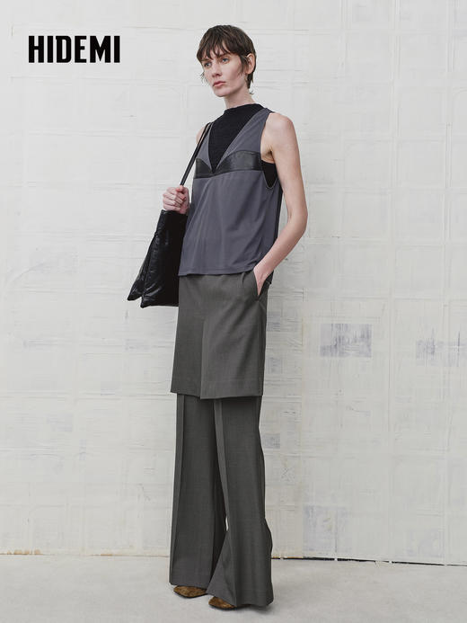 HIDEMI 设计感油蜡皮拼接套装深V领无袖背心上衣 商品图3