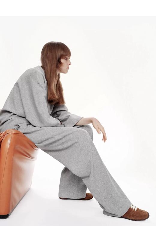 一店z 【三层结构空气层】Moc龟背肌理不易皱"轻暖"套装V领卫衣+弯刀裤 商品图2