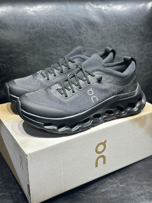 春季特惠💰320 Zendaya x Law Roach x On 昂跑 Cloudtilt Moon 以前卫艺术视角重塑经典鞋型 商品图0