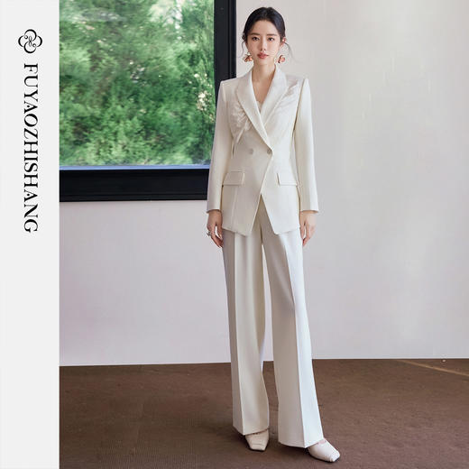 FUYAO扶摇直上 白色西装套装女春季花卉浮雕纹理西服老钱风两件套 商品图0