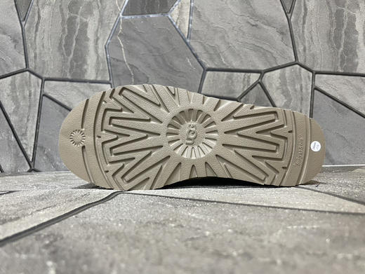 春季特惠💰350 UGG mini 三层底 5cm厚 经典的ultra mini鞋型 商品图3