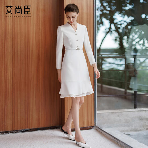 艾尚臣轻奢优雅风白色连衣裙女V领荷叶边气质裙高级感知性连身裙 商品图1