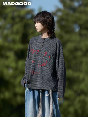 马得工地/MDGDTX212090/涂鸦条纹亨利领长袖T恤