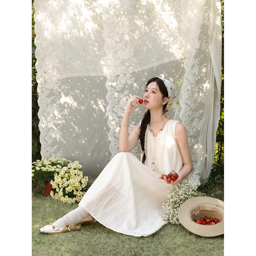 鹿向南「海岛小调」法式杏色背心连衣裙女春夏海边度假巨好看长裙 商品图1