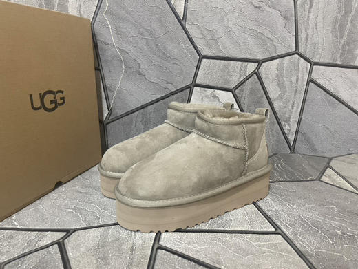 春季特惠💰350 UGG mini 三层底 5cm厚 经典的ultra mini鞋型 商品图8