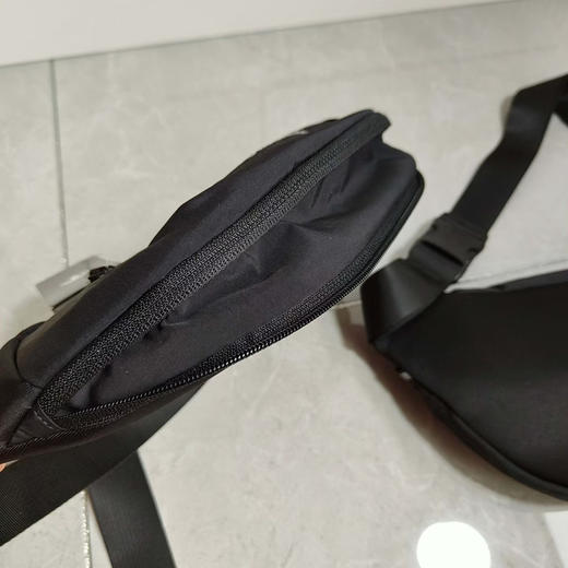 韩单迪桑特运动休闲腰包 腰包，可胸包 颜色 :黑色  
尺寸34*16*7 商品图3
