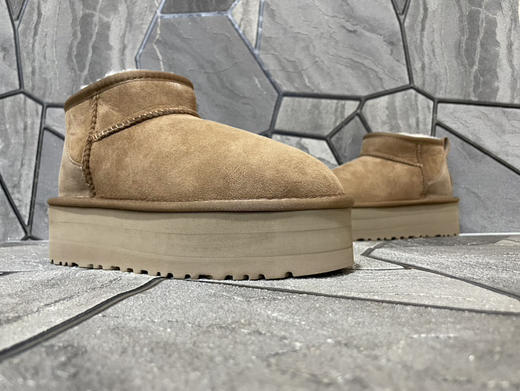 春季特惠💰350 UGG mini 三层底 5cm厚 经典的ultra mini鞋型 商品图5