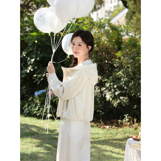 鹿向南「晴日漫叙」杏色连帽短款外套女春季新款独特休闲百搭上衣 商品图4